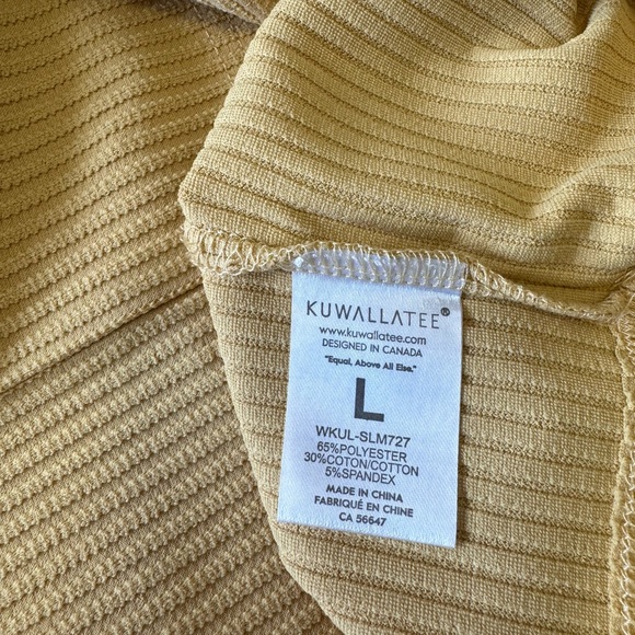Kuwallatee Sleeve less Mock neck - Picture 3 of 3